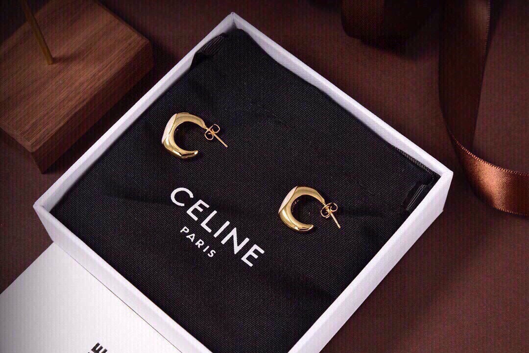 Celine Pearl Earrings