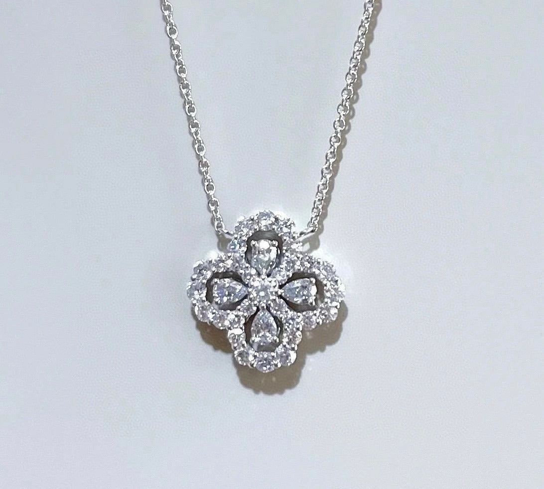Harry Winston Gold Clover Necklace
