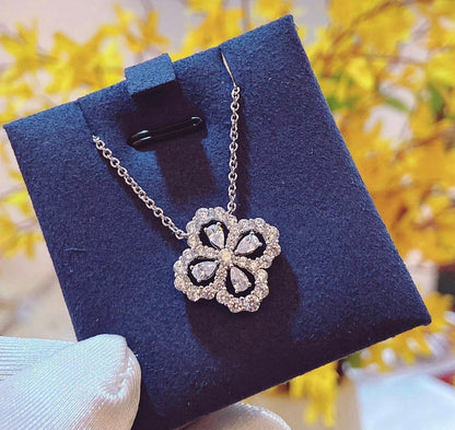 Harry Winston Gold Clover Necklace
