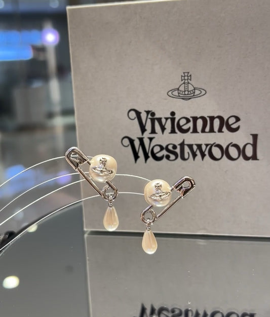 Vivienne Westwood Pearl Jewelry Set