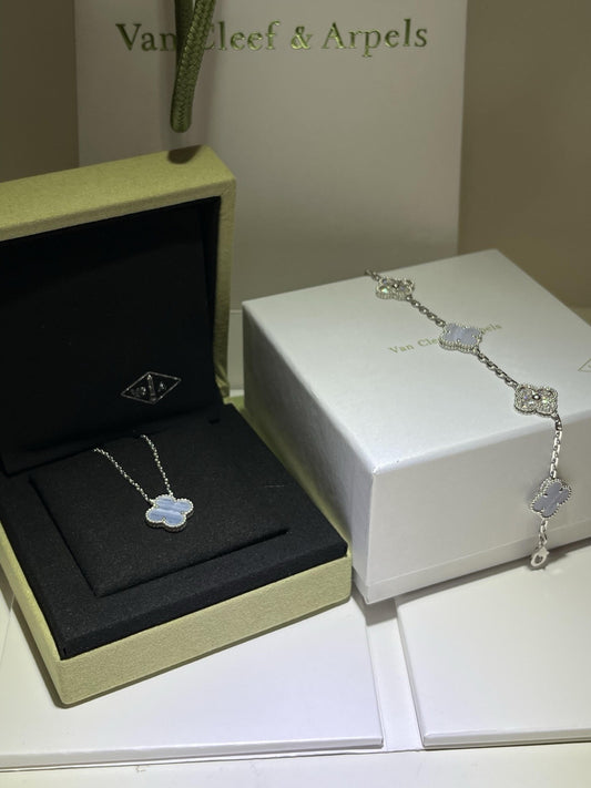 Van Cleef & Arpels Gold Necklace