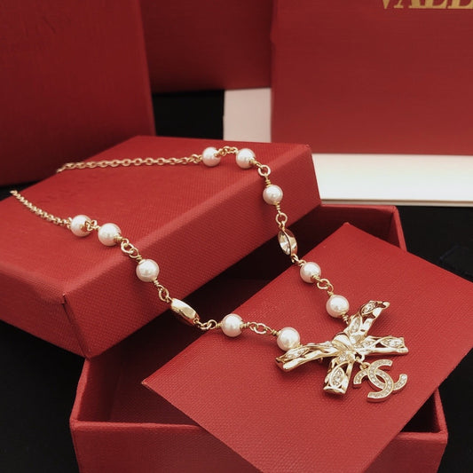 Unbranded Bow Necklace