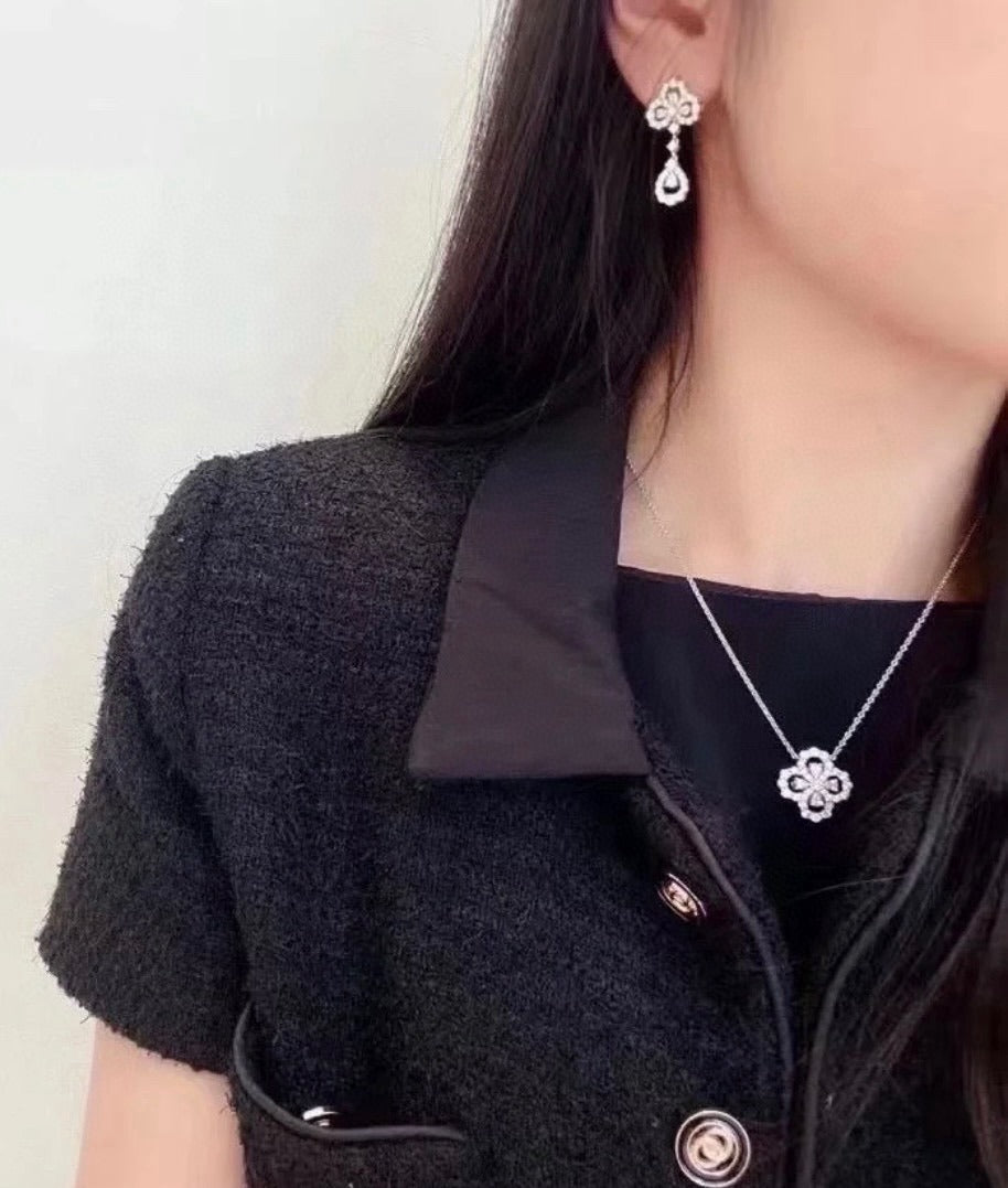 Harry Winston Gold Clover Necklace