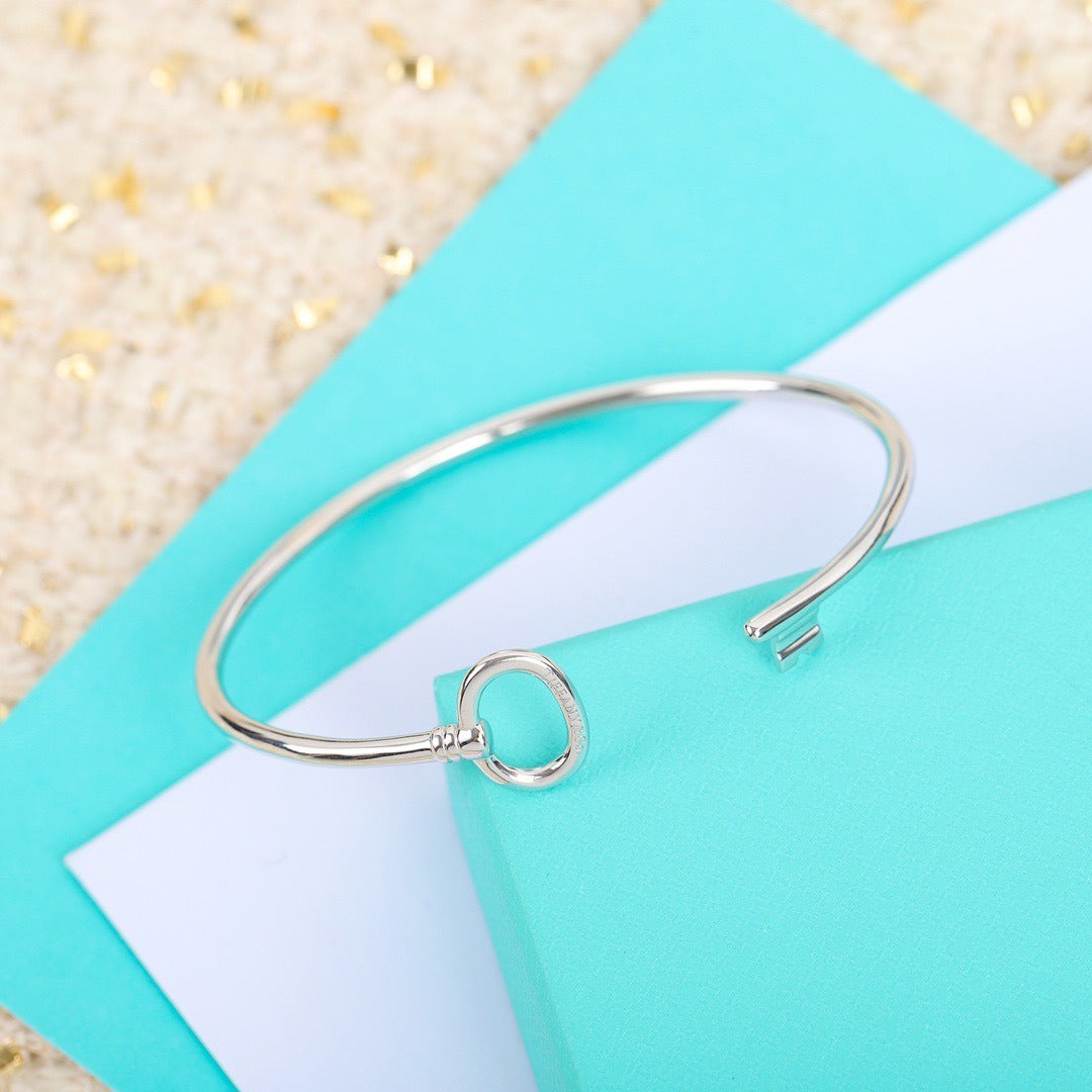 Tiffany & Co. Silver Sterling Silver Logo Bracelet