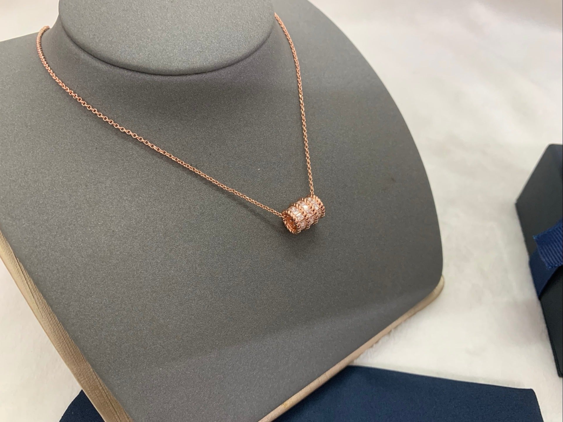 Unbranded White Necklace