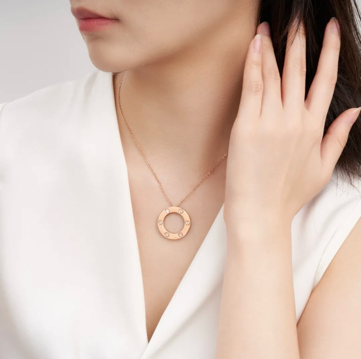 Cartier Silver Brass Round Necklace