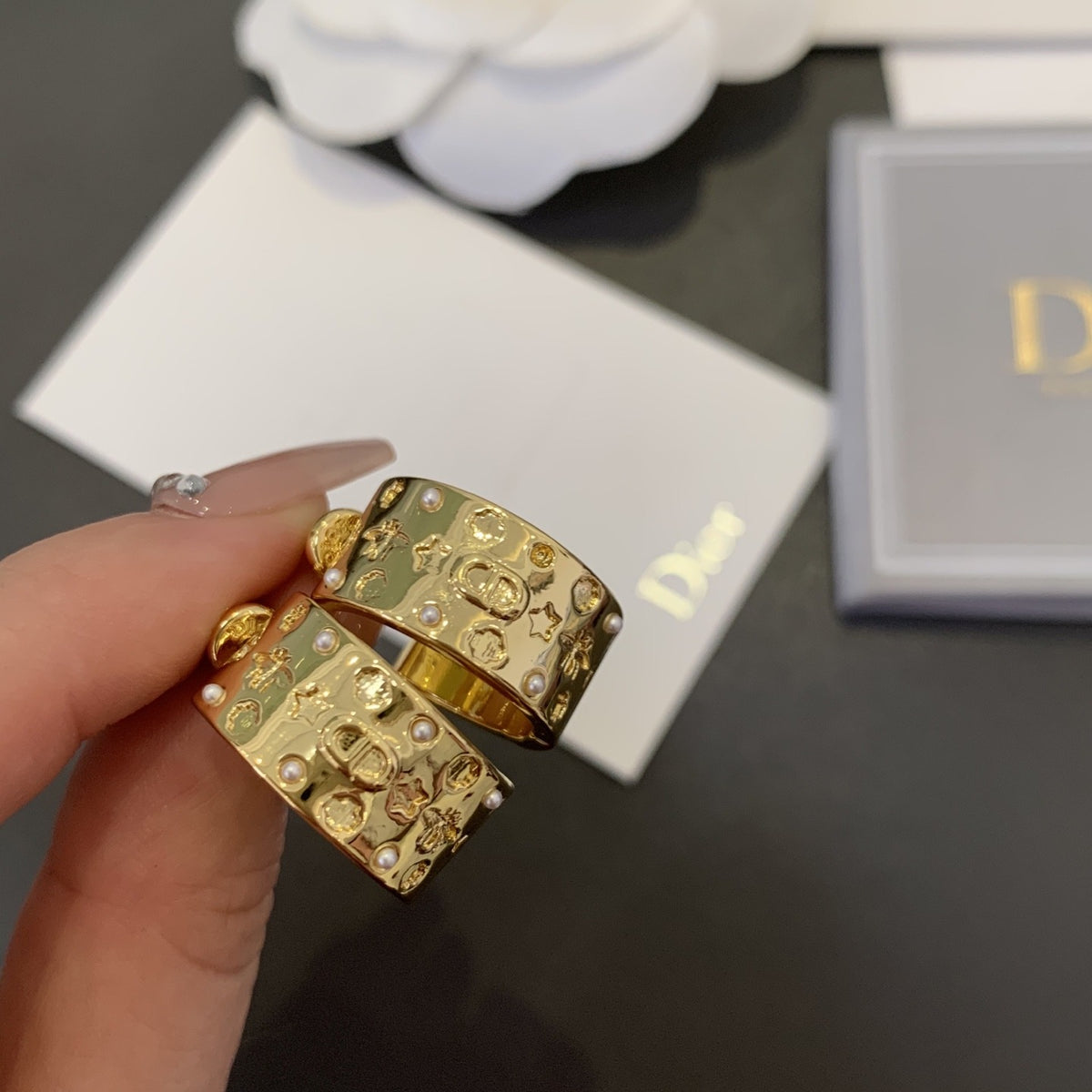 Dior Round Earrings