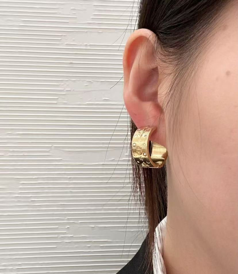 Dior Round Earrings